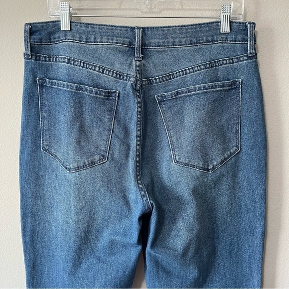 Old Navy High-Rise Wow Flare Jeans Women’s Size 12 Medium Wash Stretch - Picture 8 of 11